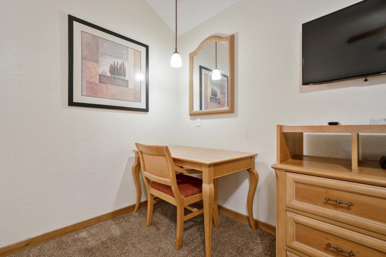 Oyo Hotel Kenedy Downtown - Us 181 Екстериор снимка