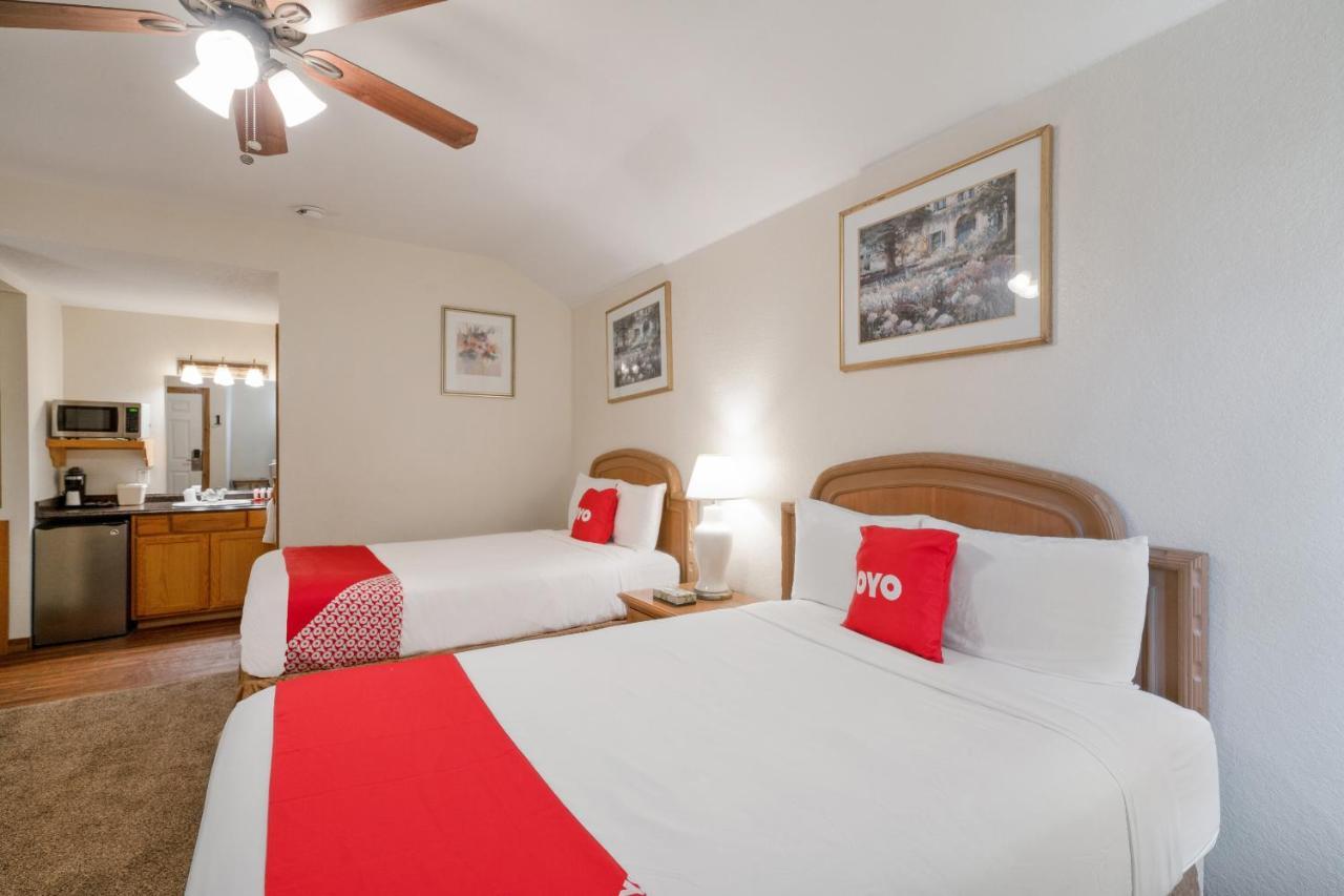 Oyo Hotel Kenedy Downtown - Us 181 Екстериор снимка