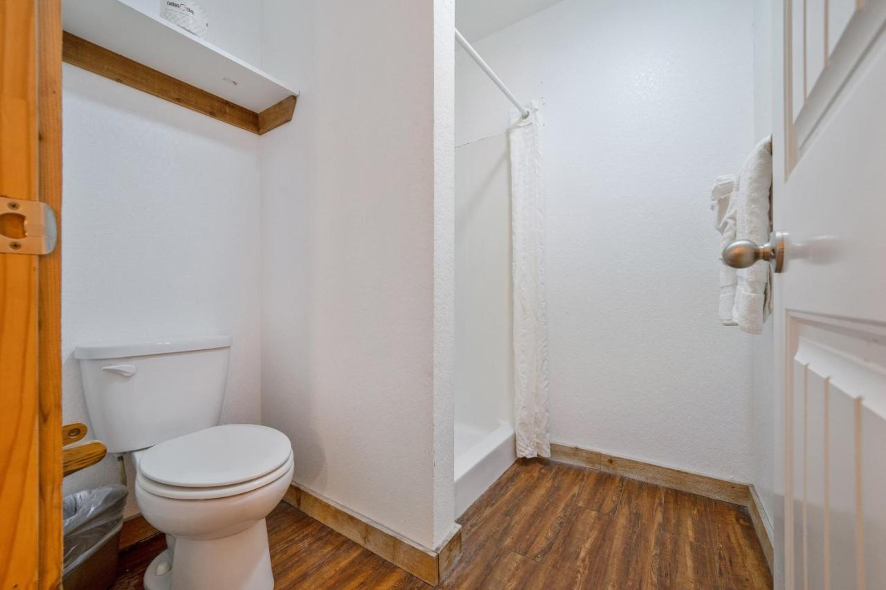 Oyo Hotel Kenedy Downtown - Us 181 Екстериор снимка
