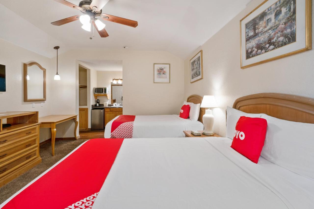 Oyo Hotel Kenedy Downtown - Us 181 Екстериор снимка